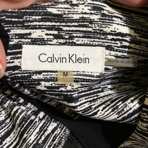 Calvin Klein top. Size M - Picture 8 of 9